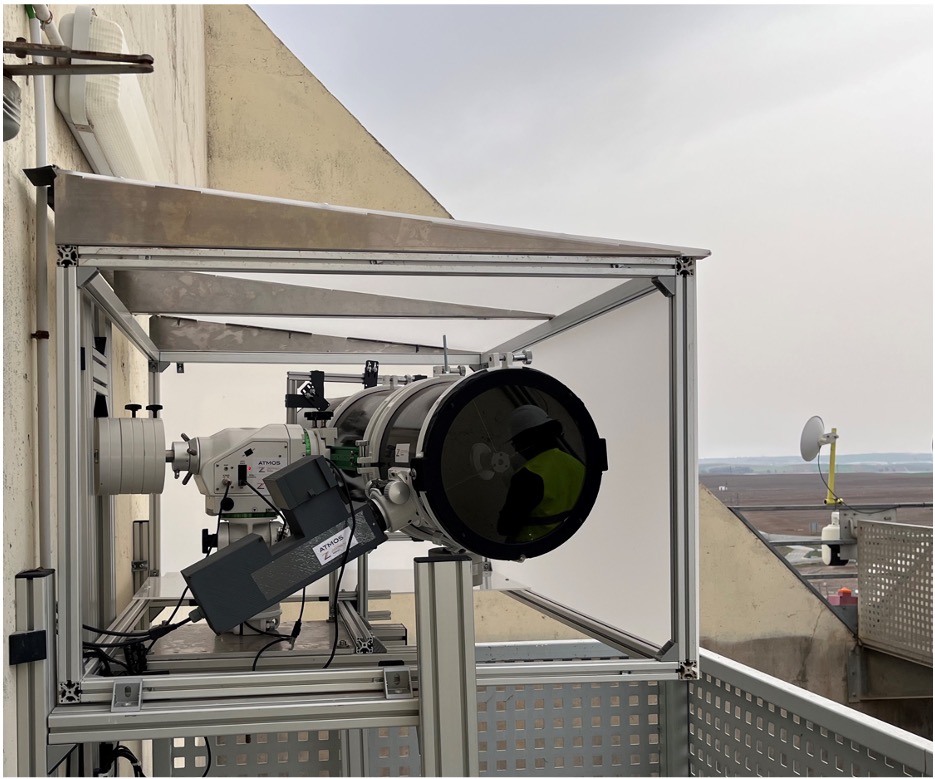 Atmospheric attenuation measurement in CSP tower plants